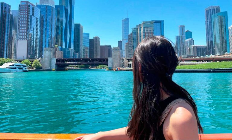 The author Lea Rose Allbaugh admiring the skyline of Chicago, Illinois