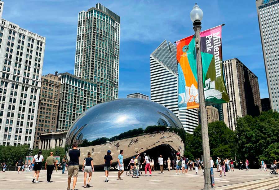 People visiting the Cloud Gate in Millennium Park
