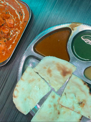 A plate of Chicken tikka masala