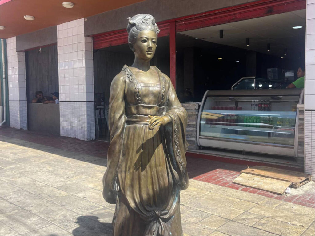 A statue of a Chinese princess at the Santo Domingo’s Barrio Chino