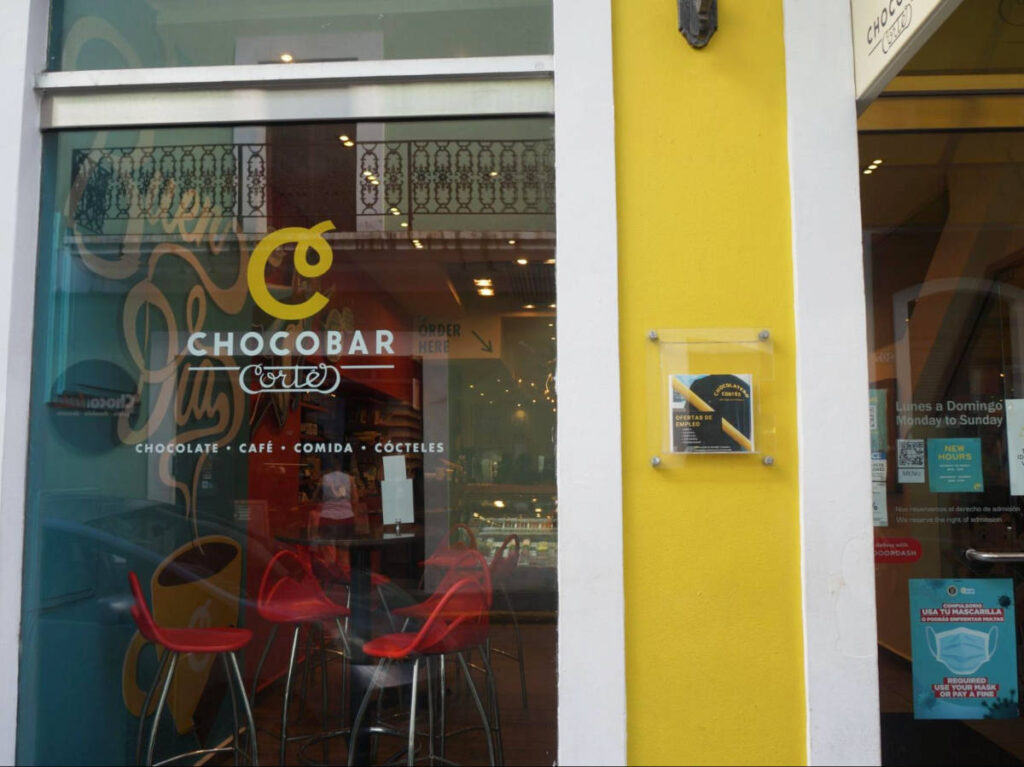 Exterior and entrance view of the Chocobar Cortés