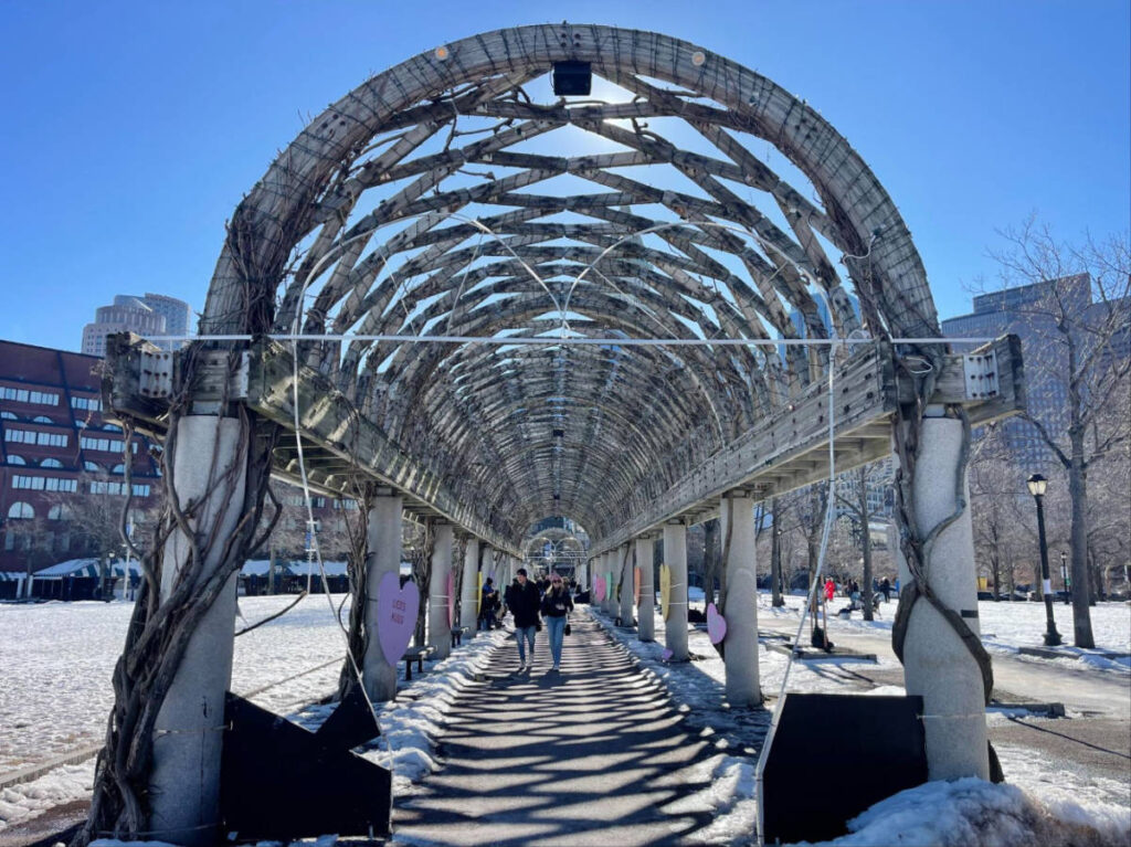 Clear blue sky over the arc in Christopher Columbus Waterfront Park