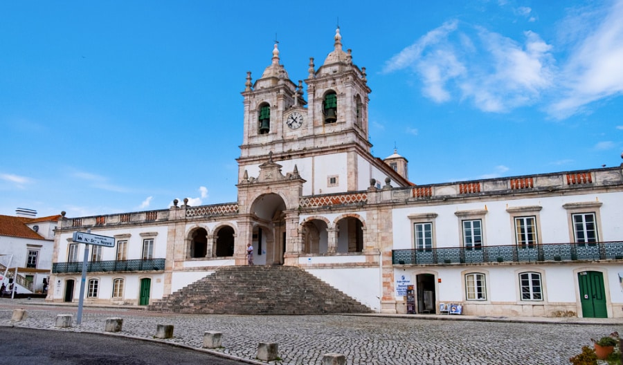 Façade of the Nossa Senhora da Nazaré