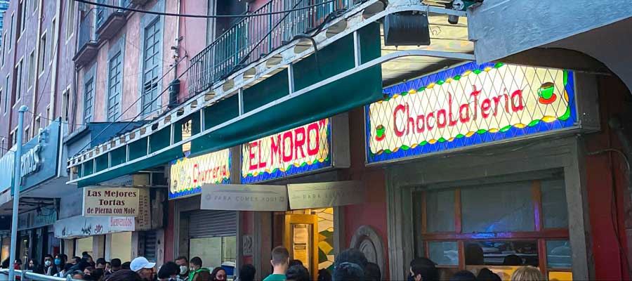Different stores open in Mexico City