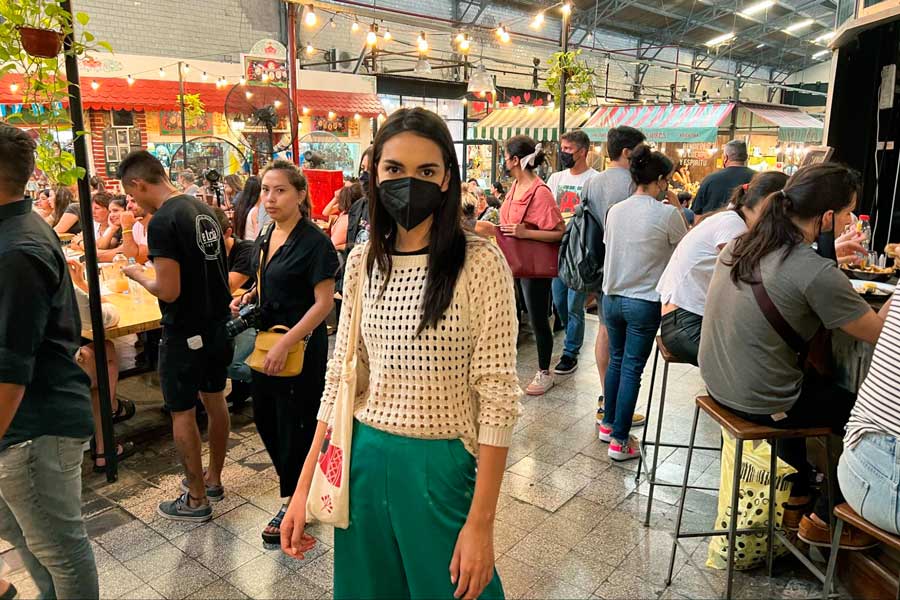 Clara on a market in San Telmo