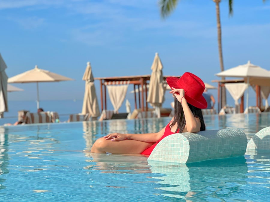 Clara enjoying her day on while on the pool in Marriot Resort Puerto Vallarta