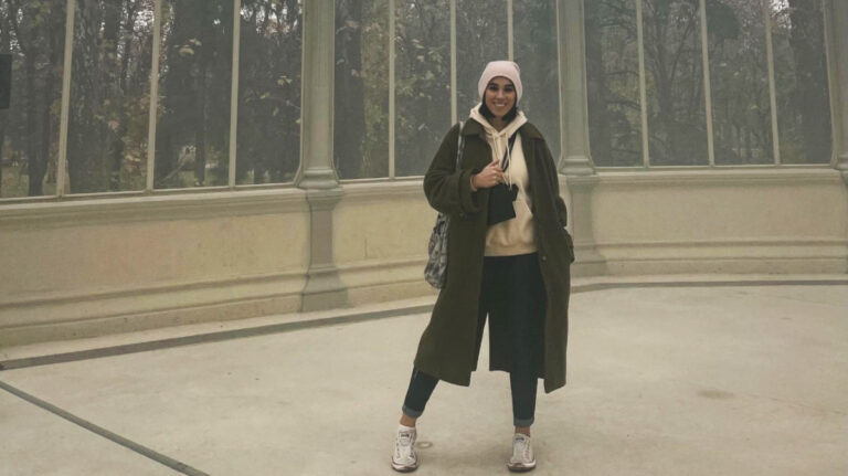 The author, Claudicet Pena posing for a photo inside the Palacio de Cristal