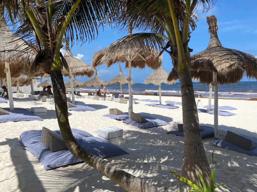 View of the beach in Coco Limited Hotel during a hot sunny day