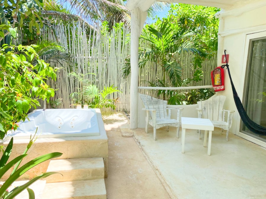 View of an outdoor jacuzzi in Coco Limited Hotel