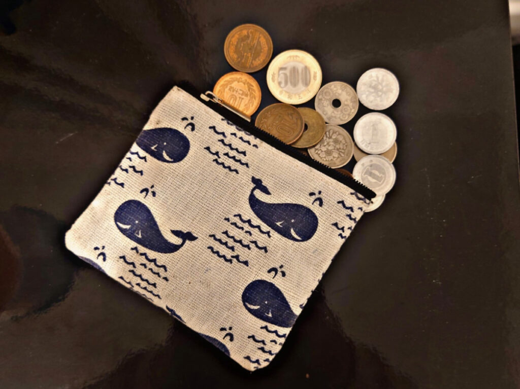 Coin purse with Japanese Yen coins