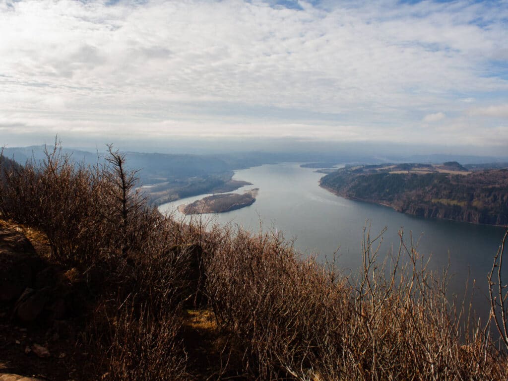 Overlooking view of Columbia River from Oregon