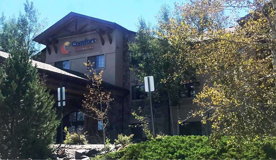 The Comfort Suites in Golden West from the outside