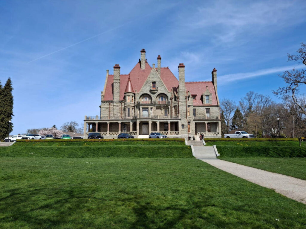 View of the wide lawn in front of the Craigdarroch Castle