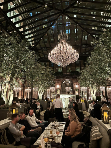 The crowd dining at the atrium