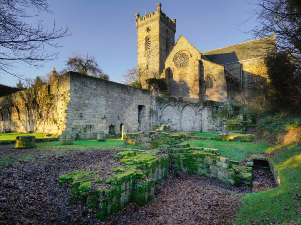 Clear blue sky over the Culross Abbey