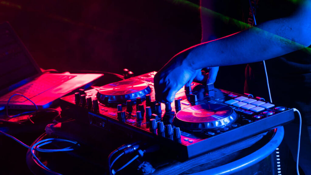 The DJ mixing tracks at Holocene