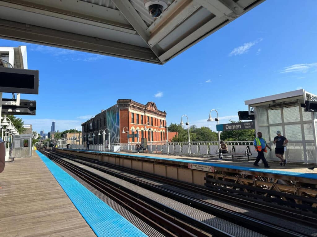 View at the Damen train stop in Wicker Park during a sunny morning