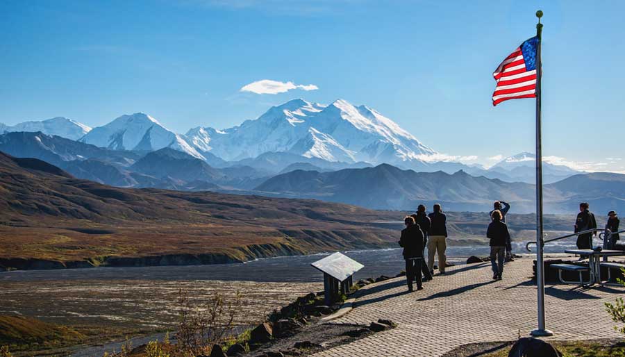 View of people at the Eielson Visitor Center