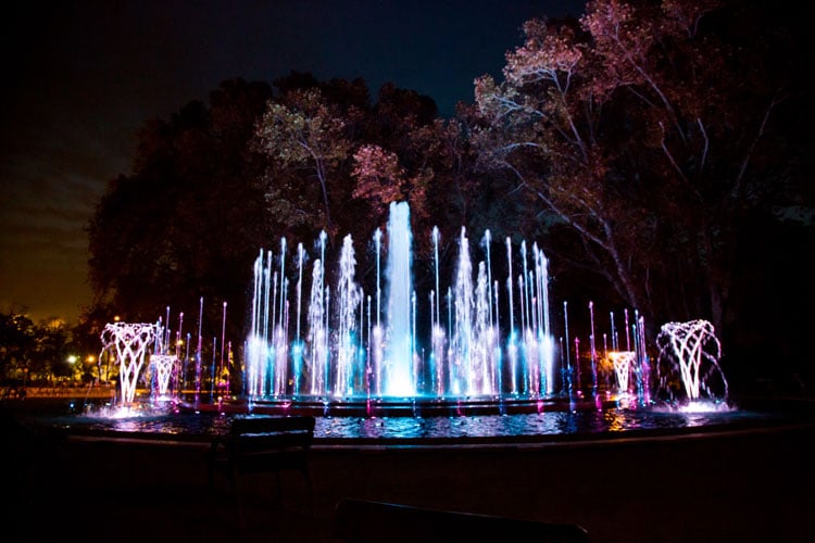 Margaret Island signing fountain at night