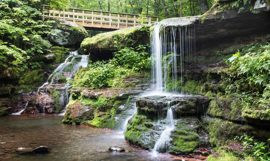 A small bridge over the Diamond Notch Falls
