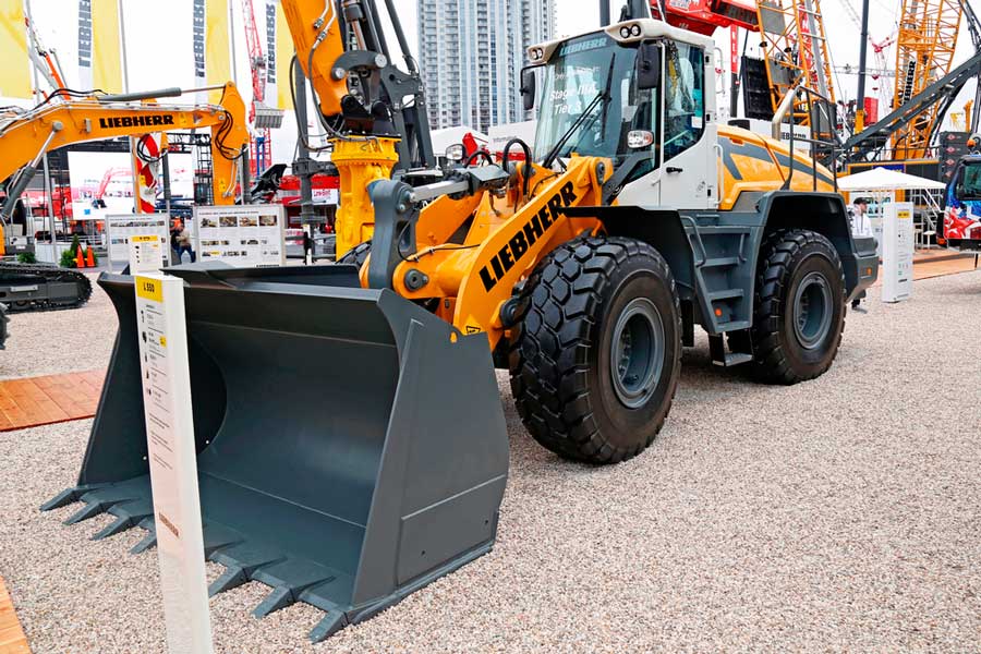 View of a bulldozer in Dig This