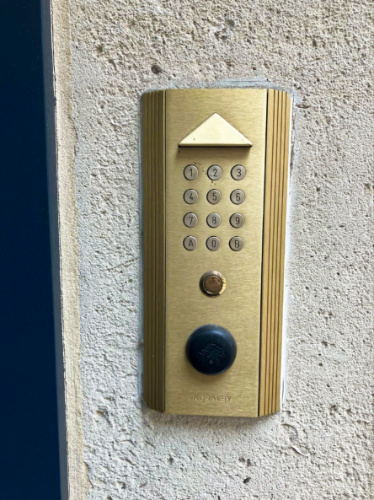 Closeup look of the apartment's digicode pad in Paris