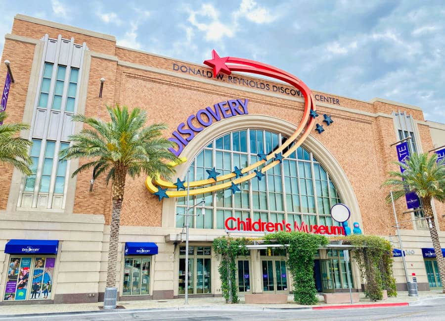 Façade of the Donald W. Reynolds Discovery Children's Museum