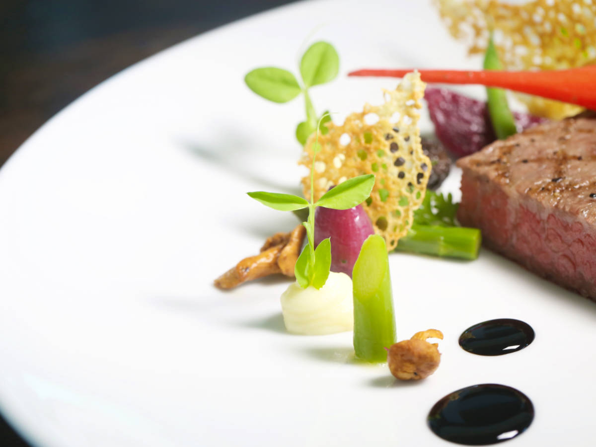 Closeup look of the creative plating presentation at Disfrutar