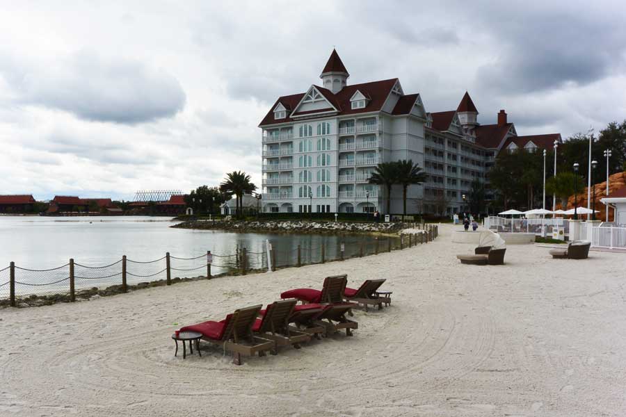 The Disney’s Grand Floridian Resort & Spa building from afar