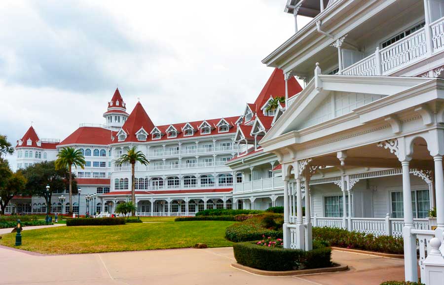 The Disney's Grand Floridian Resort from the outside