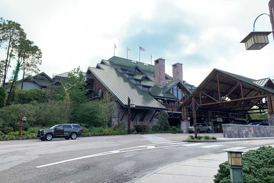 The Disney’s Wilderness Lodge building from afar