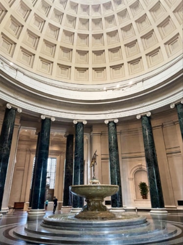View of the fountain in the middle of the dome in the National Art Gallery