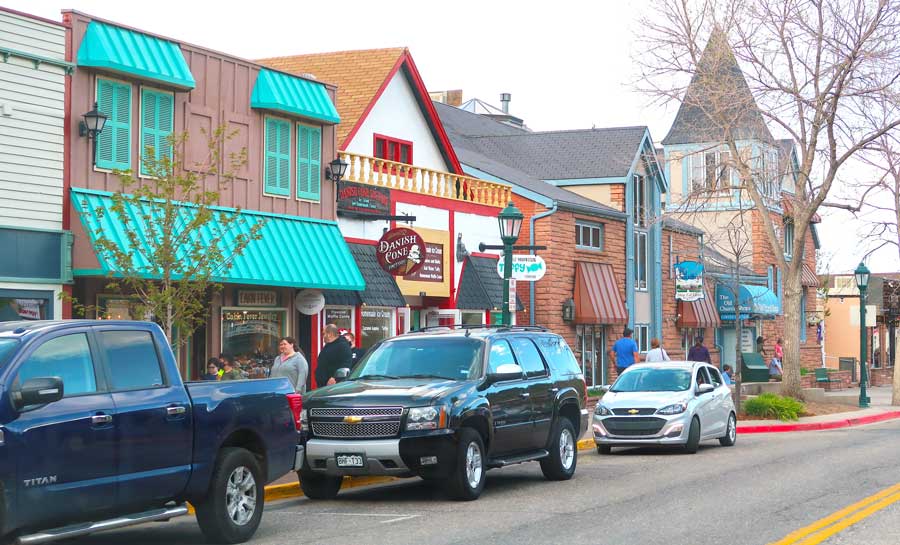 Colorful establishments in Downtown Estes Park