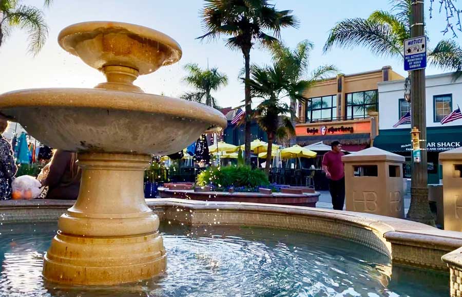 View of a water fountain at Downtown Huntington Beach