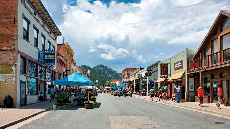 Local shops and restaurants in Downtown Idaho Springs