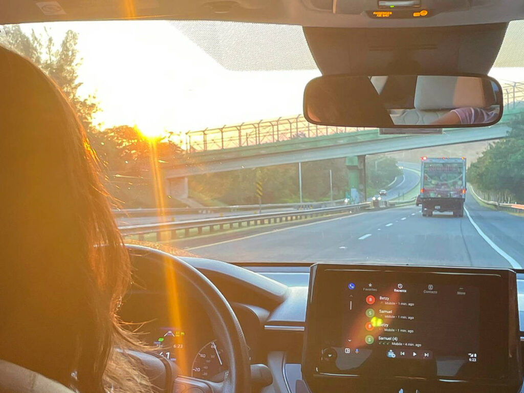Author Vanessa driving in PR 66 near El Yunque