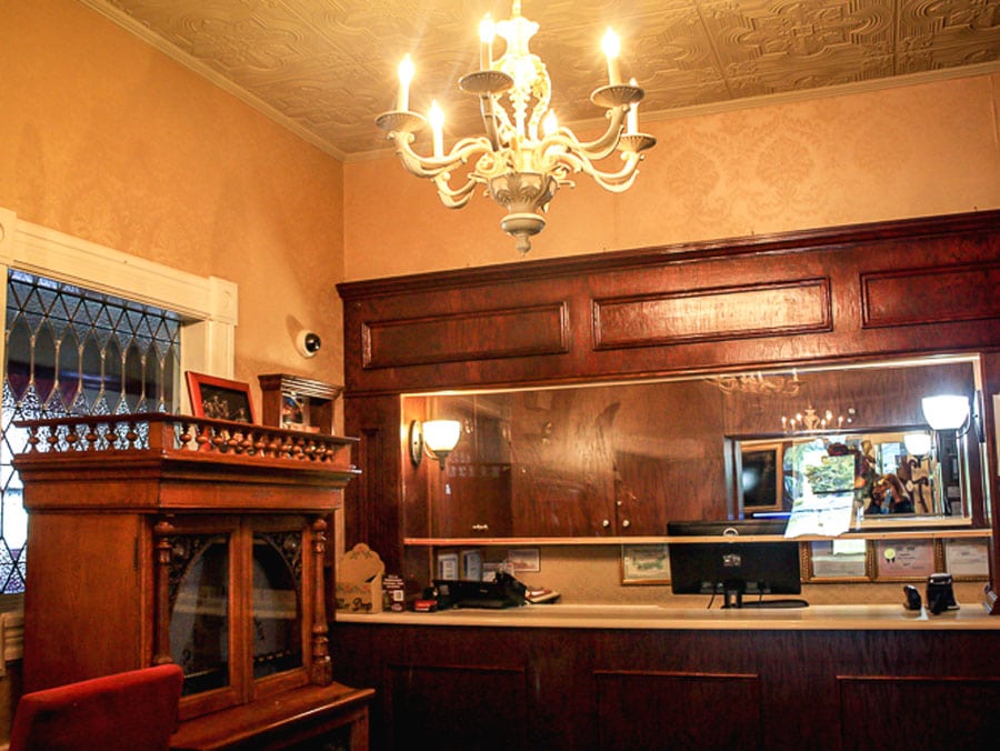 The reception desk of Dundee Arms Inn
