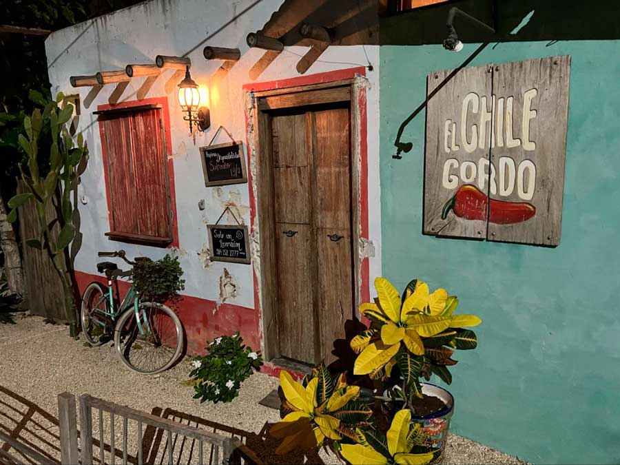 View from the outside of El Chile Gordo