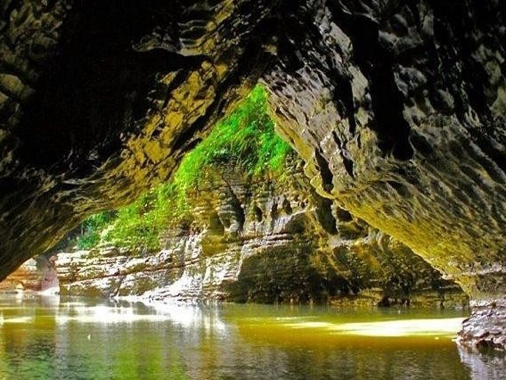 View of the rock formations and the entrance of the El Portillo Cave