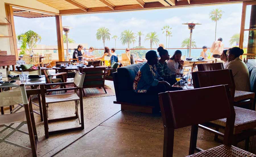 People enjoying their food in Elephante