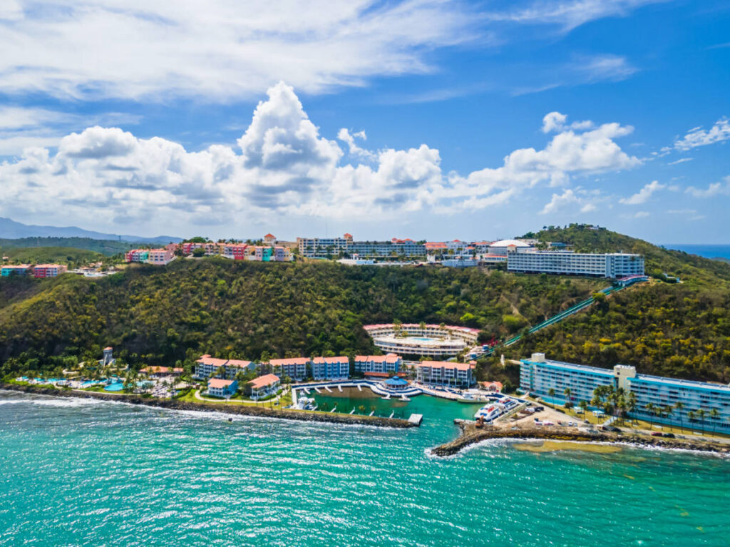 Panoramic view of the entire facade of El Conquistador Resort