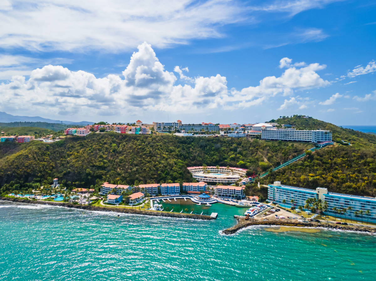 Panoramic view of the entire facade of El Conquistador Resort