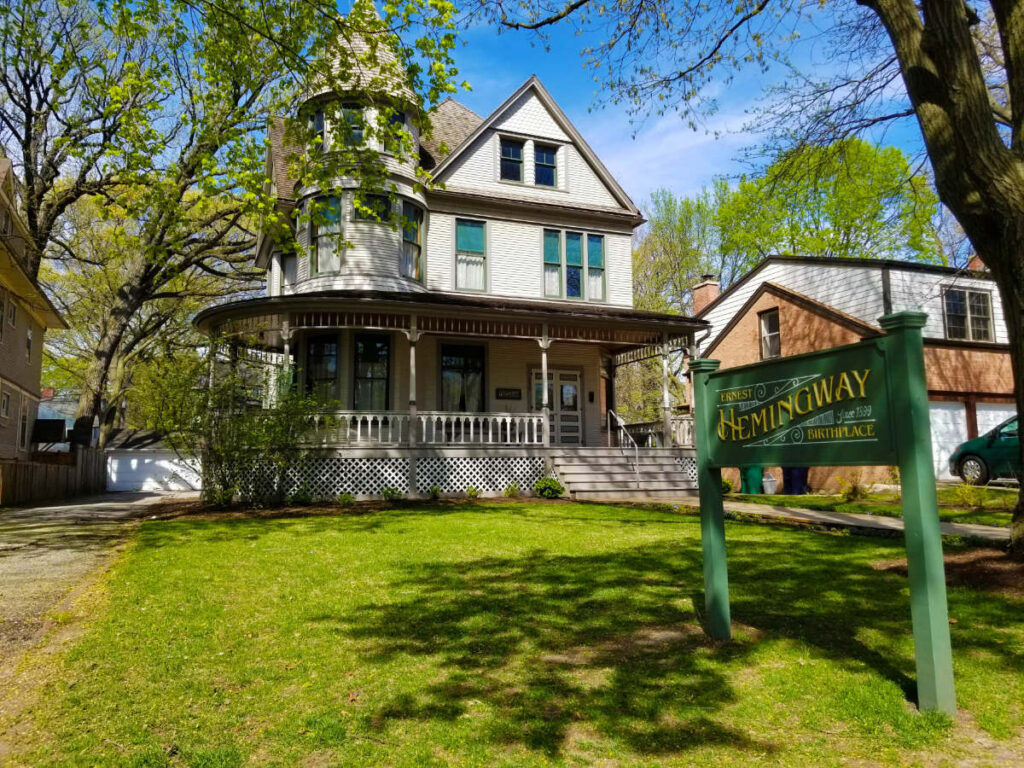 The Ernest Hemingway’s Birthplace Museum from the outside