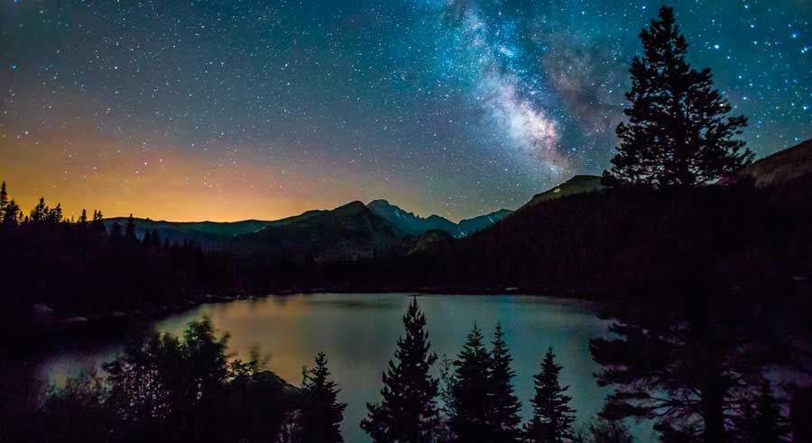 Dark sky with bright star over the Estes Park Memorial Observatory