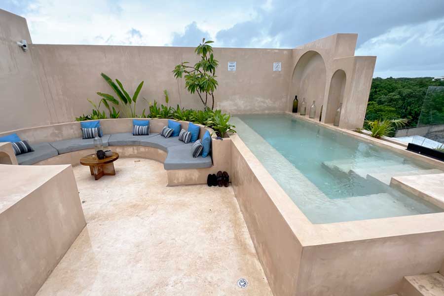 A pool at the rooftop of Eterna Tulum