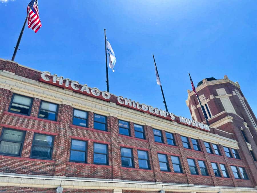 Exterior view of the Chicago Children’s Museum and the different flags above