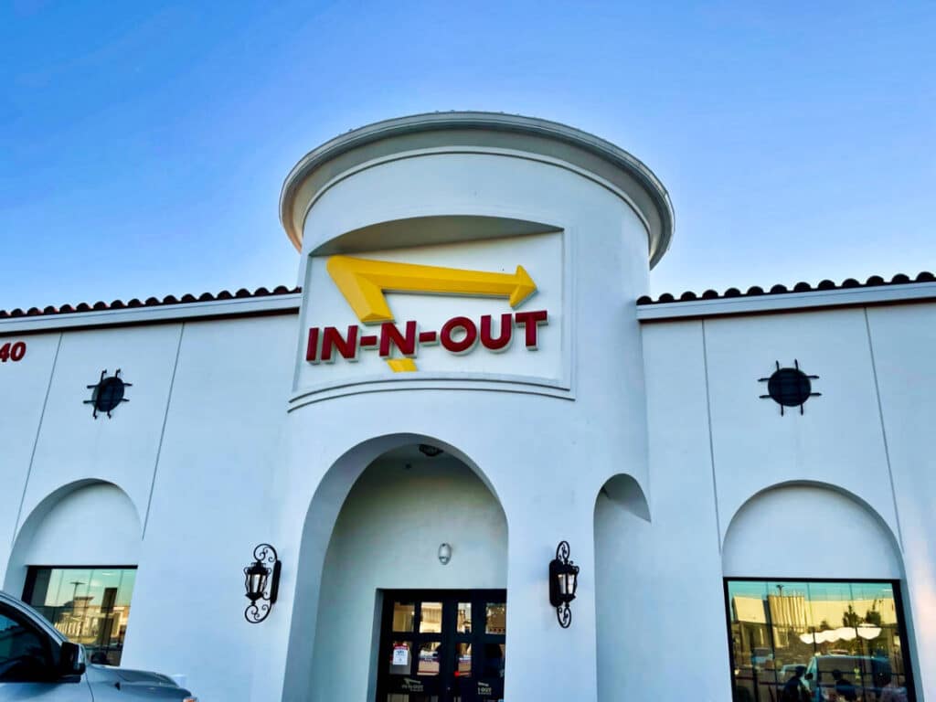 Exterior view of the In-N-Out Burger in Lakewood