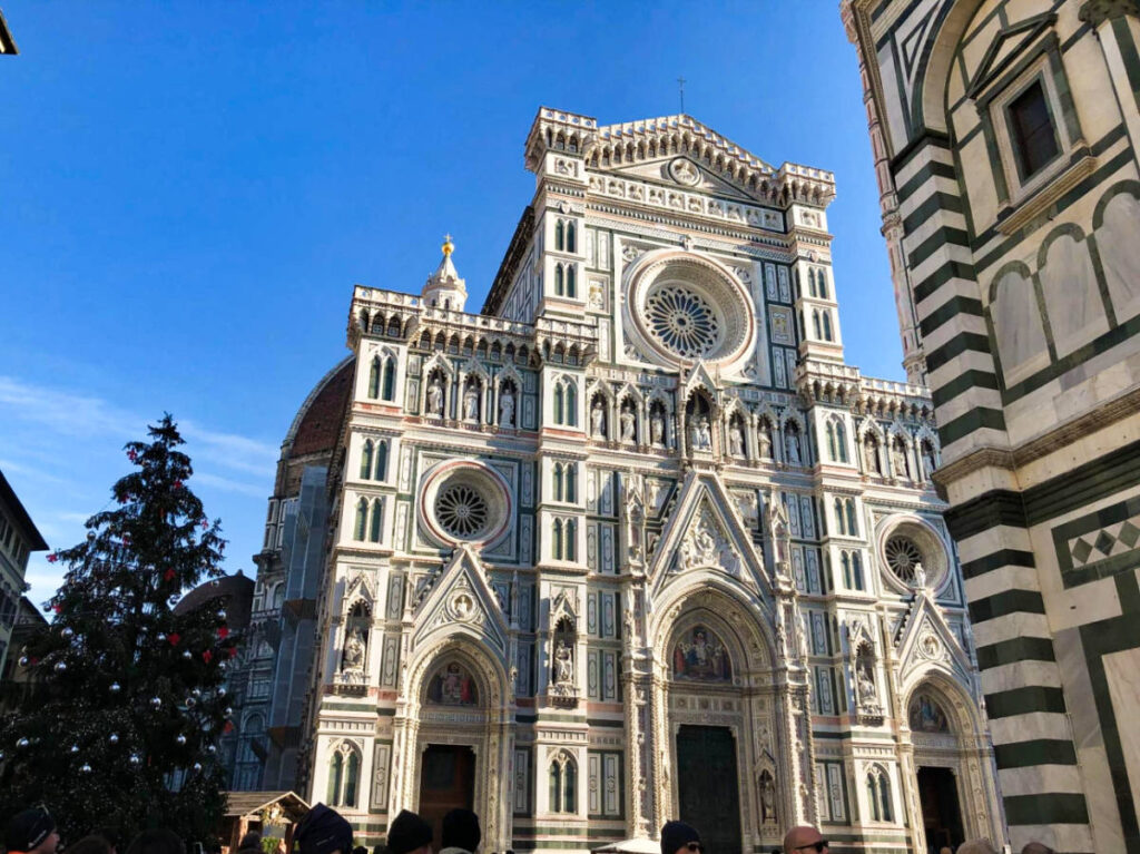 The crowd outside the Cathedral of Santa Maria del Fiore