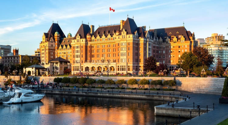 Front facade of the Fairmont Empress hotel in Vancouver Island