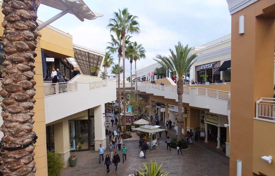 View of people wandering in Fashion Valley